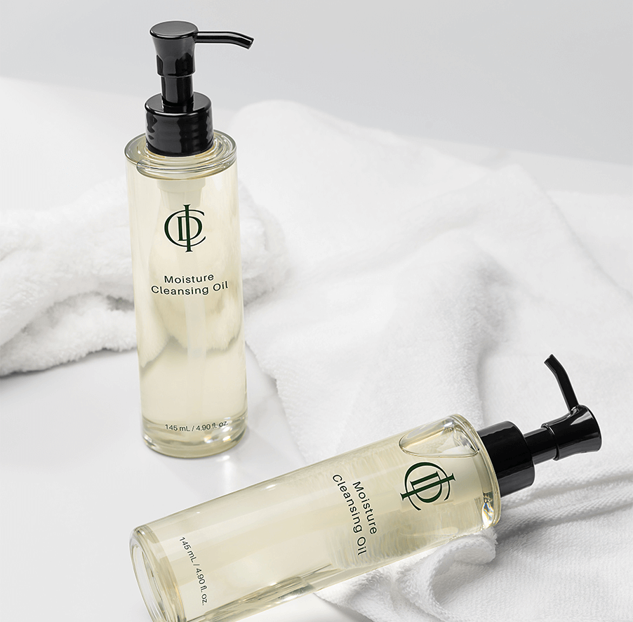 Close-up of Riman Moisture Cleansing Oil bottle with clean, minimal design – gentle Korean oil cleanser
