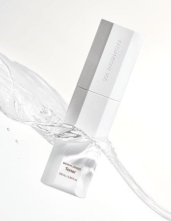 ICD Radiansome 100 Microfluidizer Toner | RIMAN KBeauty Skincare in water, showcasing hydration and brightening benefits.